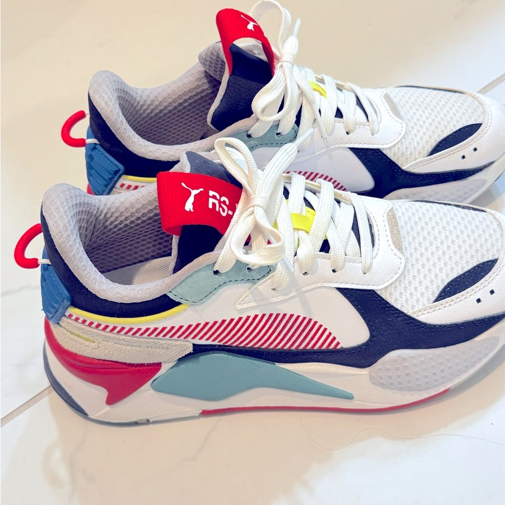 Puma sneakers worn twice